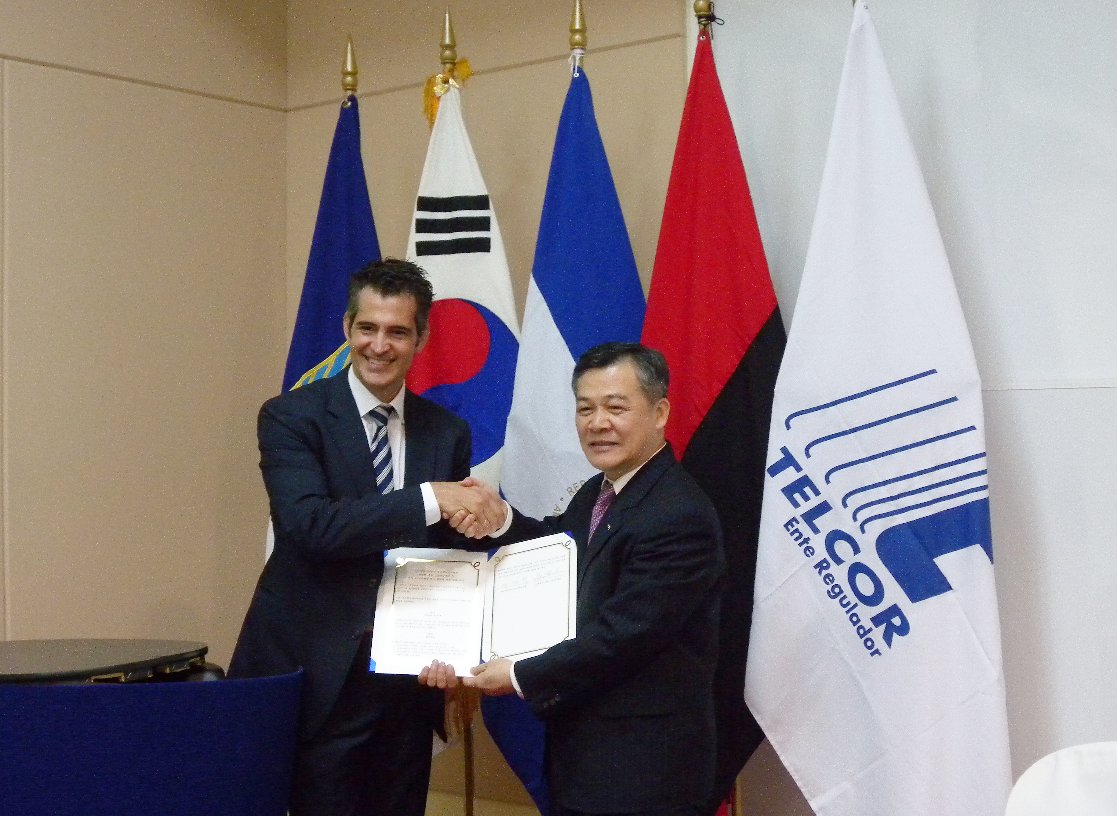 LX공간정보연구원-중남미 ICT교육센터 MOU 체결식 사진 2